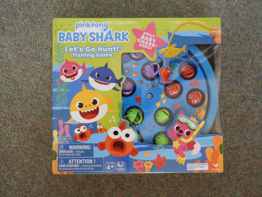 Baby Shark wooden sound puzzle and 'Let's Go Hunt' game