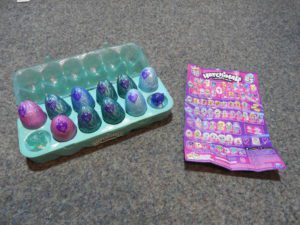 Open 12 pack of Hatchimals and collector guide