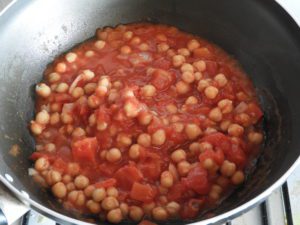 chickpeas, onion and tomatoes