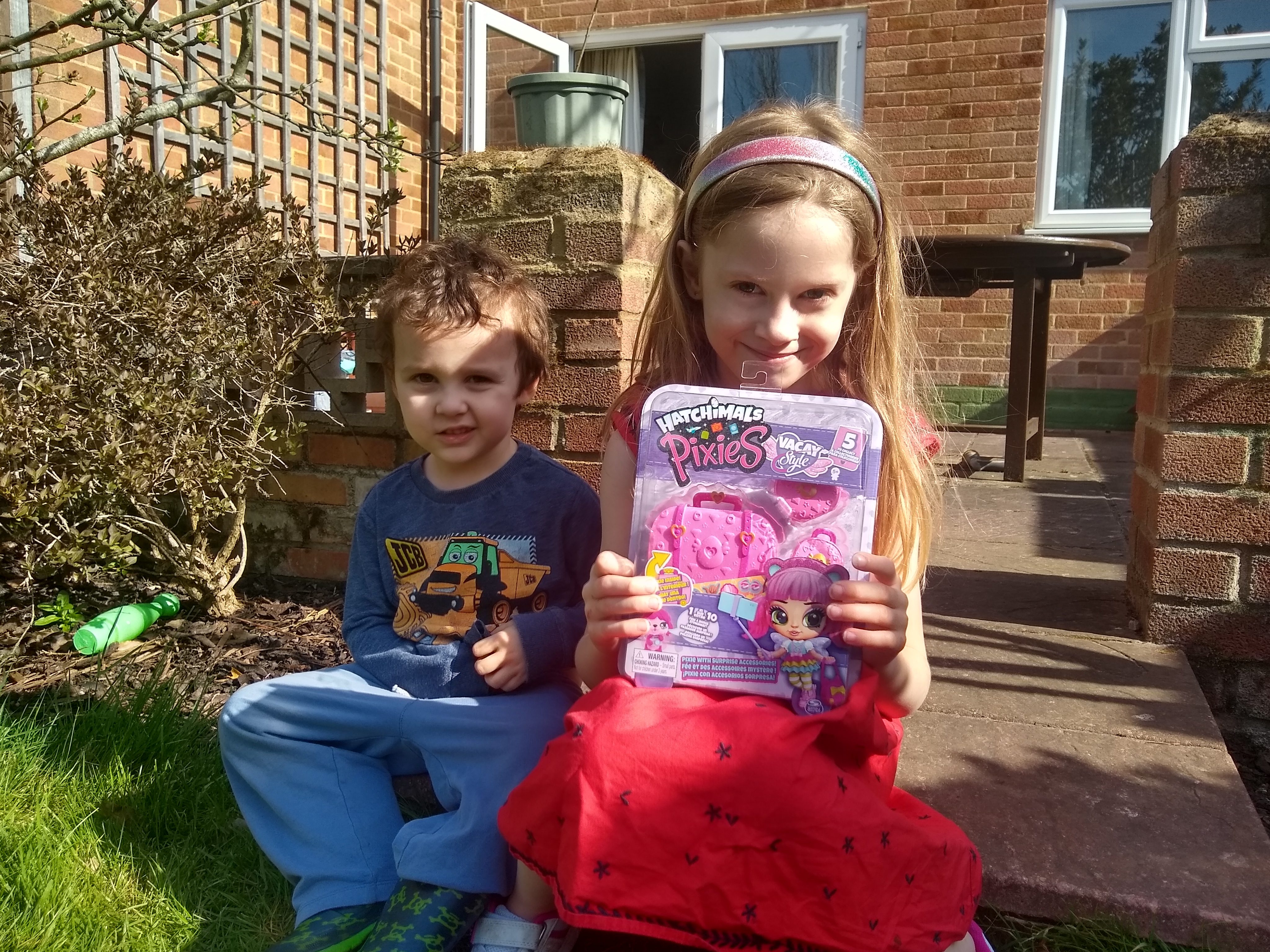 Hatchimals Pixies Vacay Style - loopyloulaura